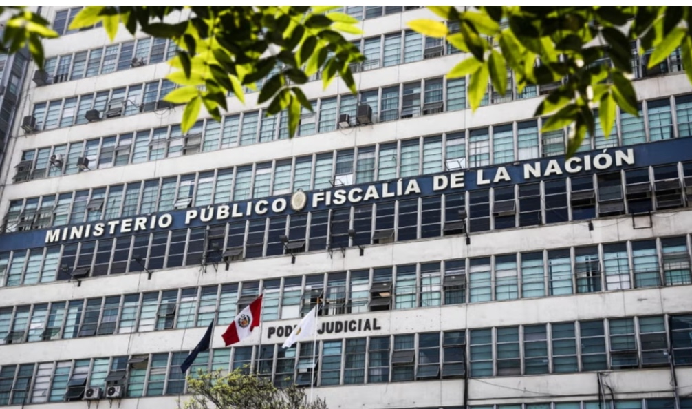 Fiscalía investiga presunta agresión sexual contra adolescente dentro de bus escolar