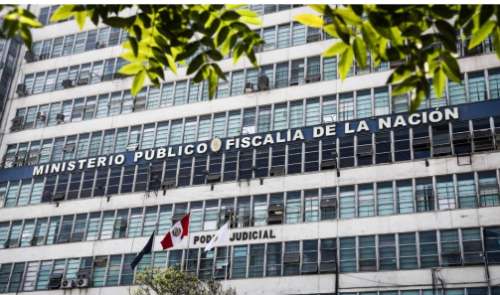 Fiscalía investiga presunta agresión sexual contra adolescente dentro de bus escolar