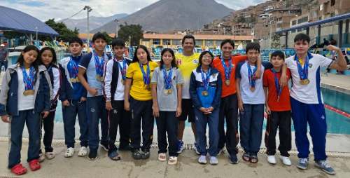 Huánuco domina la natación macrorregional