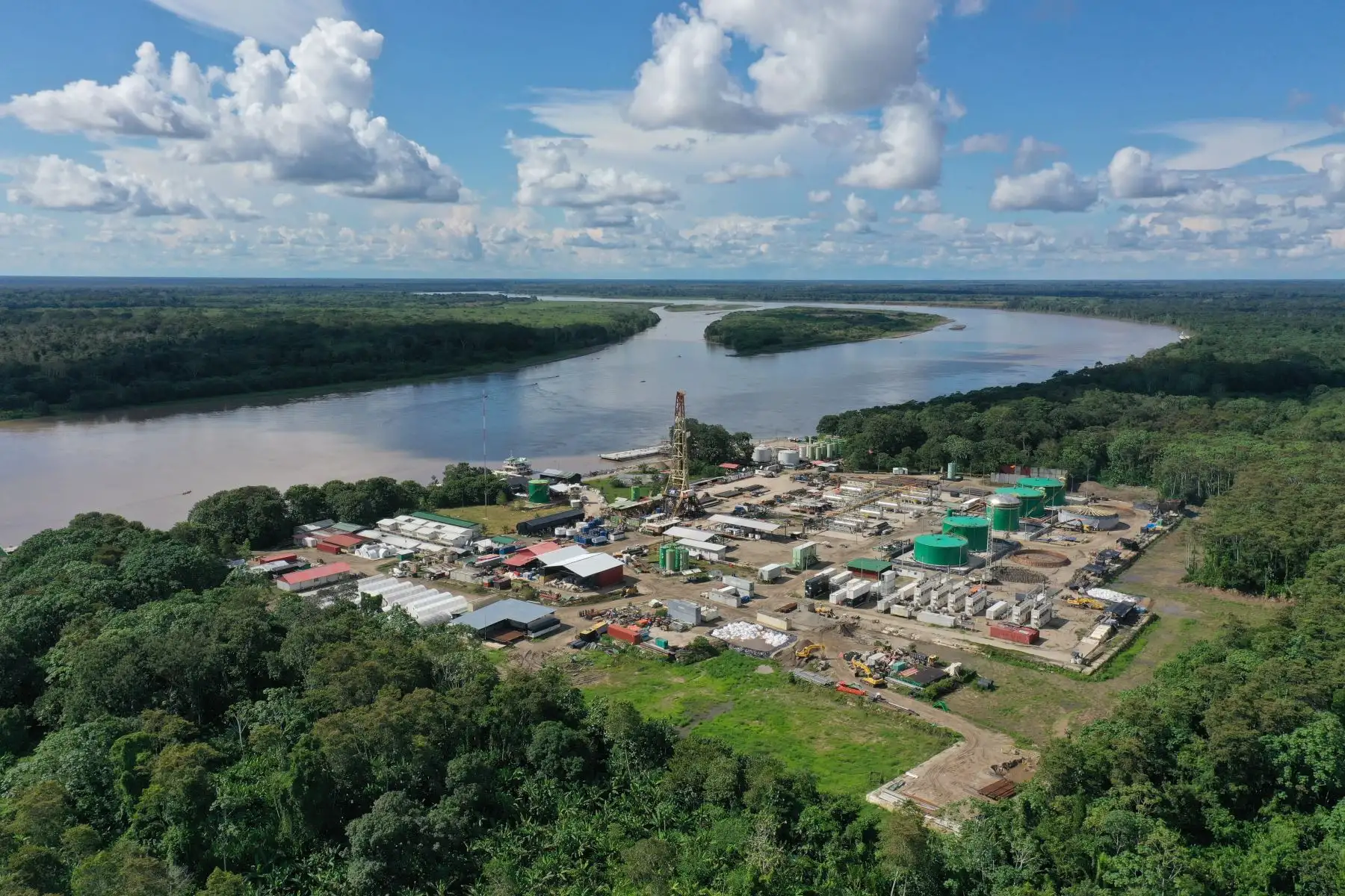 Petrotal y Perupetro firman convenio para evaluar hidrocarburos en la Cuenca Marañón
