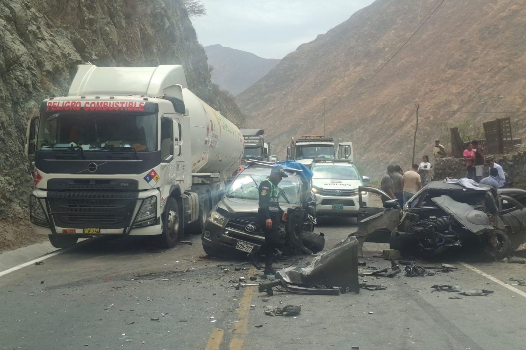 Choque múltiple en la Carretera Central deja dos fallecidas y nueve heridos
