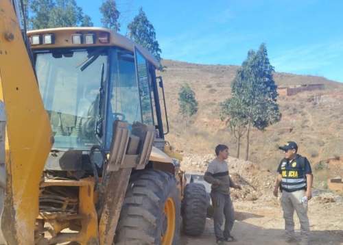 Incautan retroexcavadora de S/ 350 mil por presunta alteración del paisaje