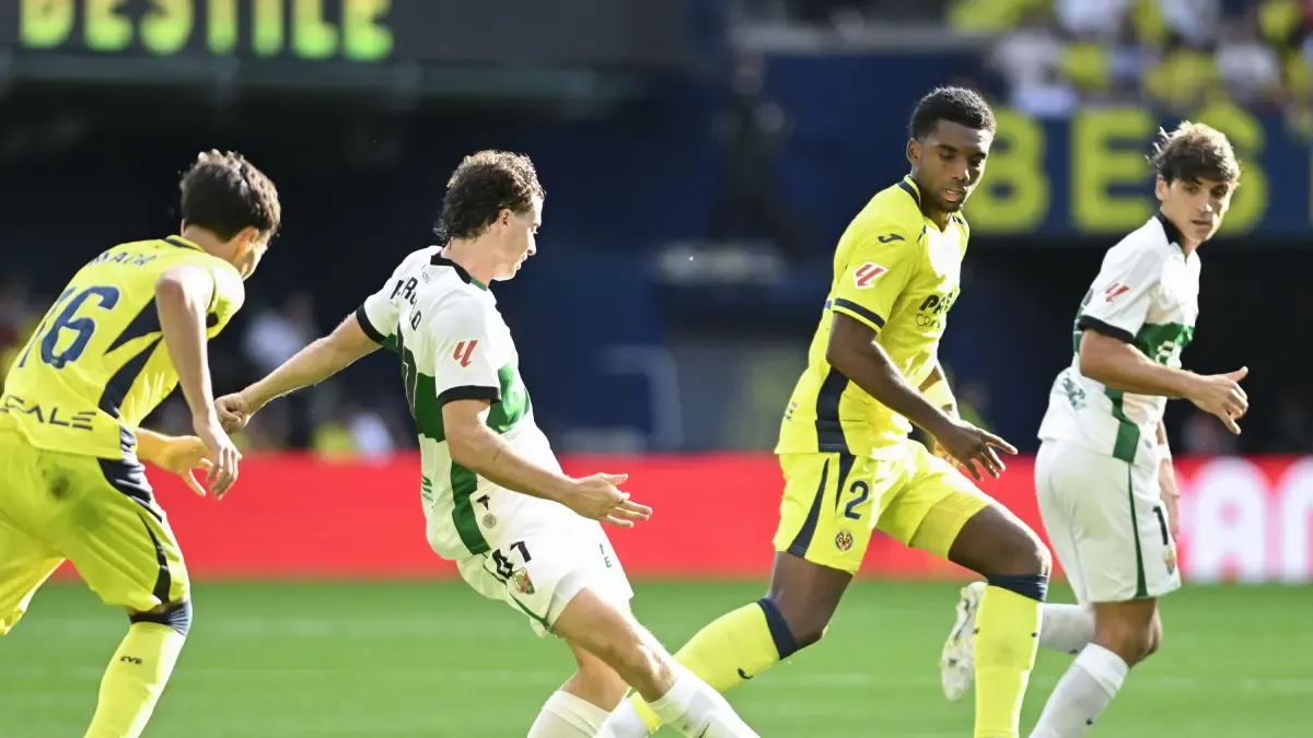 Logan Costa vuelve a ser titular en el Villarreal y suma minutos tras su grave lesión