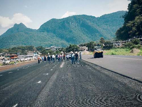 Pista del aeropuerto de Tingo María, anunciada para septiembre, sigue sin terminar en octubre
