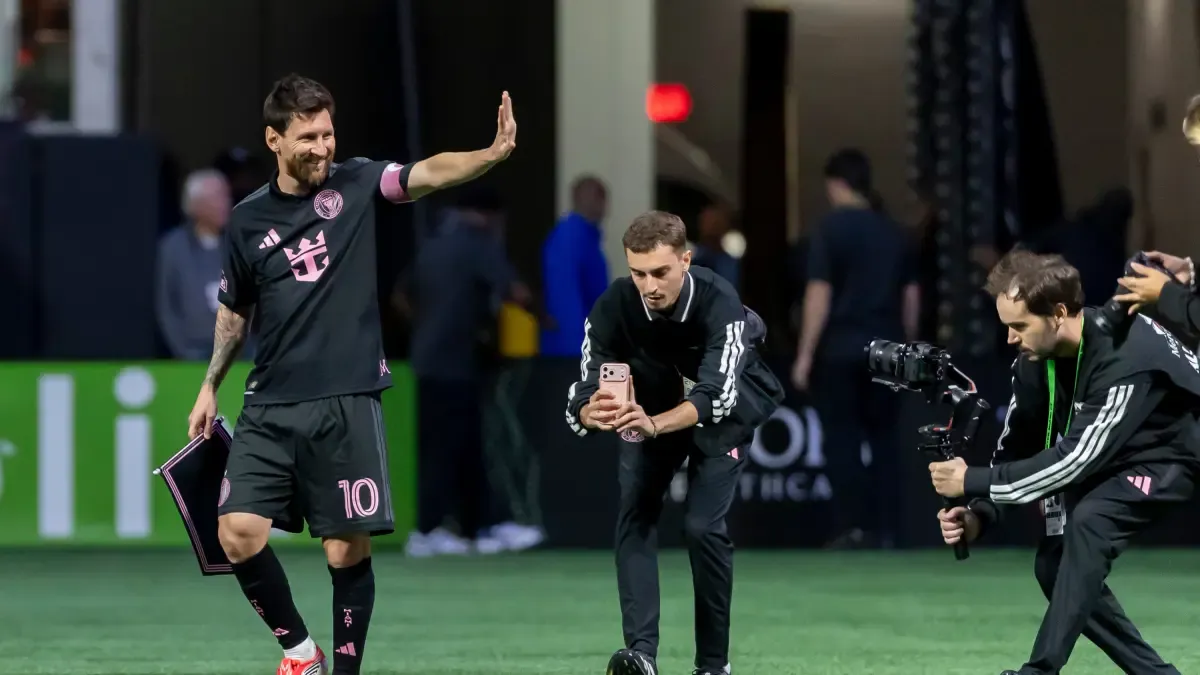 Messi en Oviedo: 4.700 entradas agotadas en 13 minutos y 16.200 personas en cola virtual