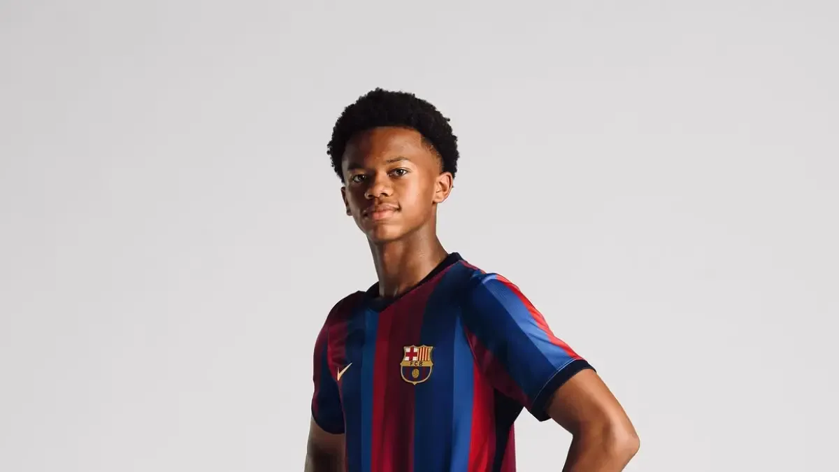 Mikael Baza, central alemán de 16 años, debutó con el Juvenil B del Barça