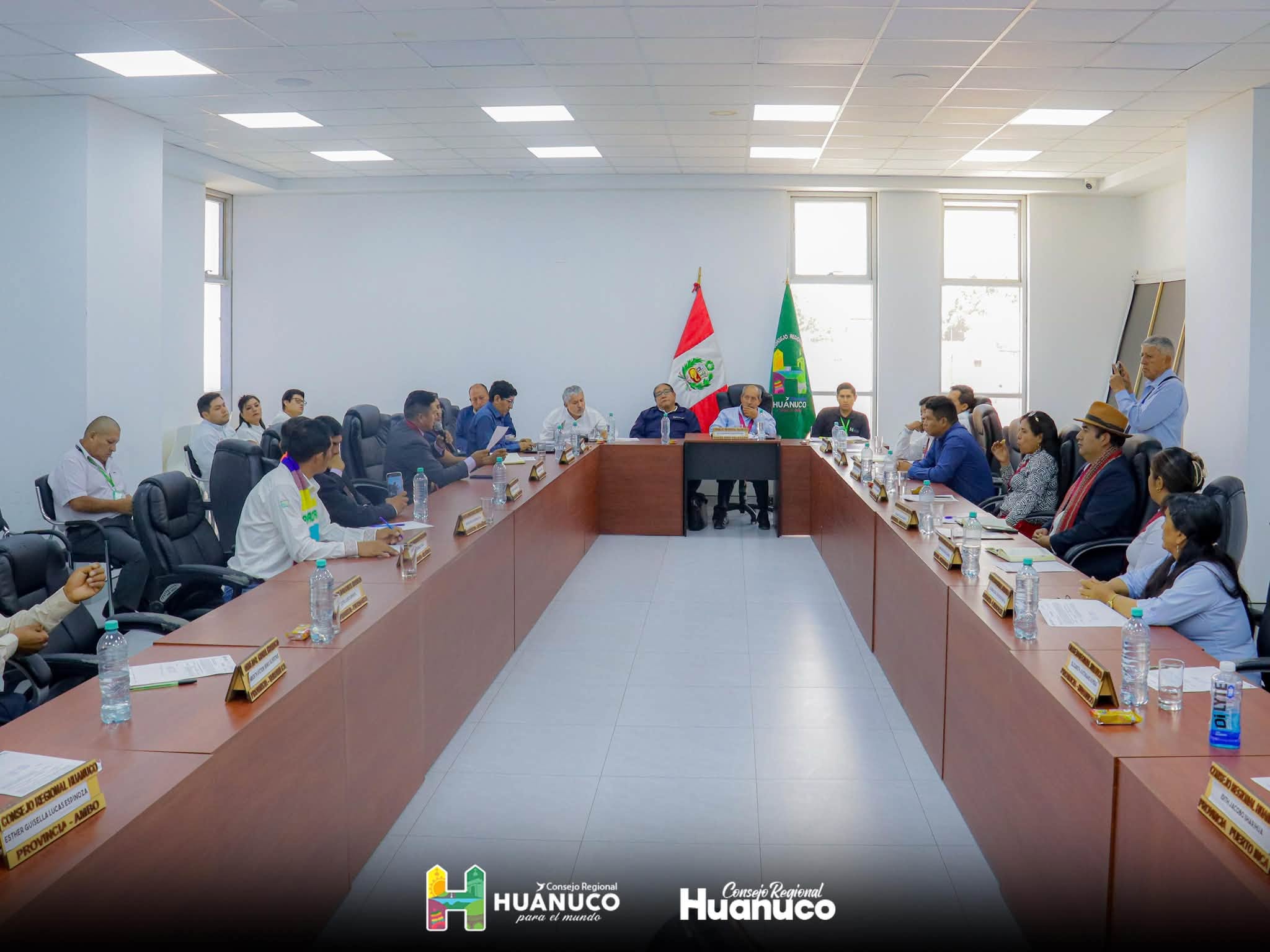 Consejo aprueba otro viaje de Pulgar; el MEF registra 52 % de gasto en inversión