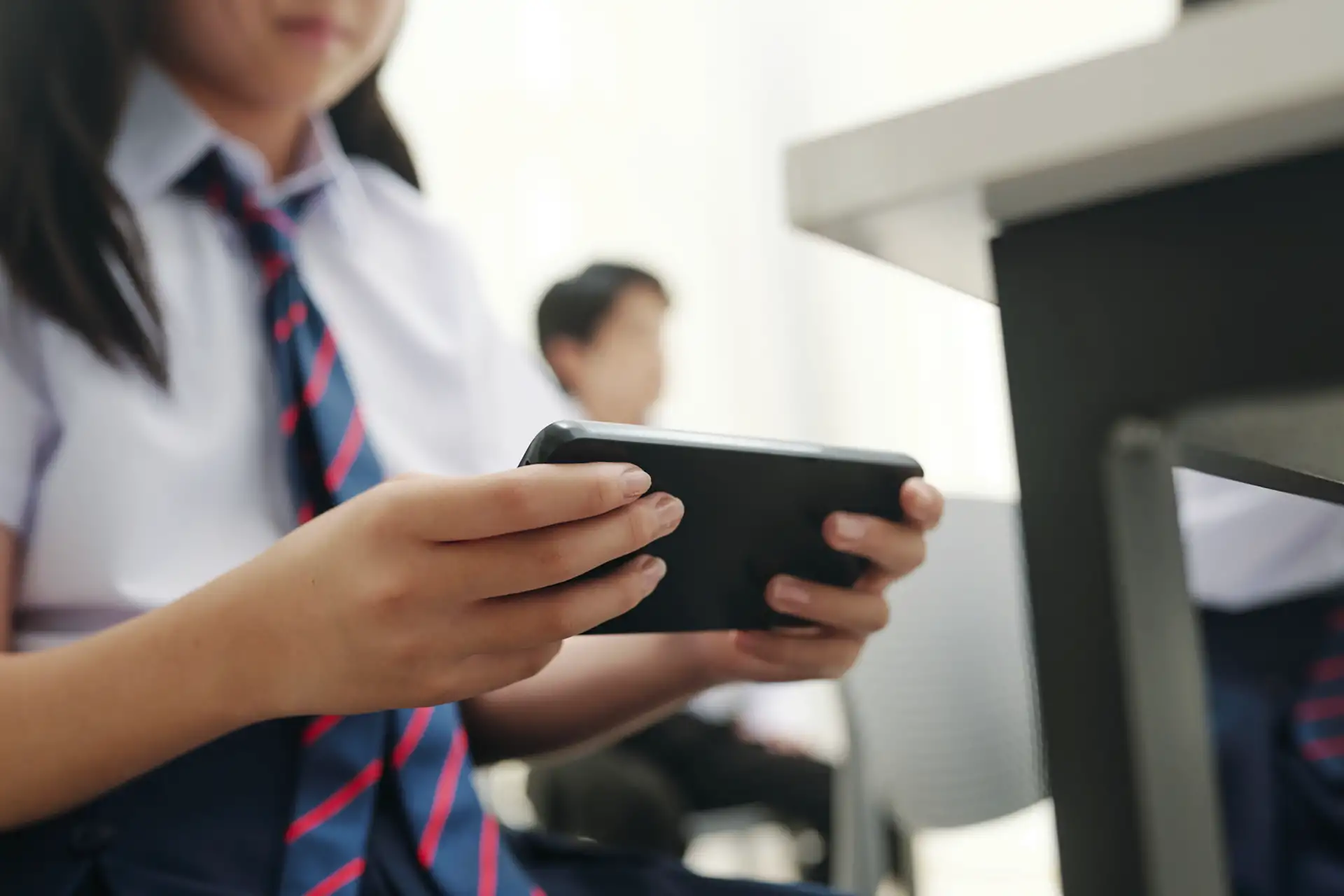 Celulares en el colegio: Cuatro casos en que el reglamento permite usarlos