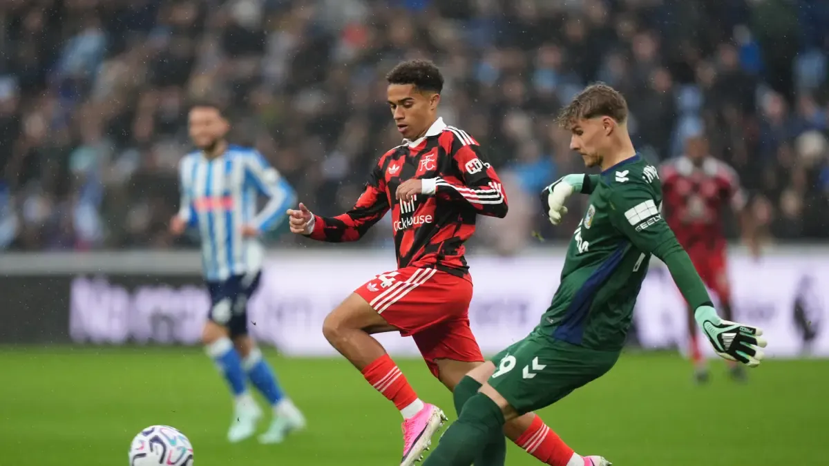 Oscar Bobb decide con un golazo y saca al Fulham de Arbeloa del descenso