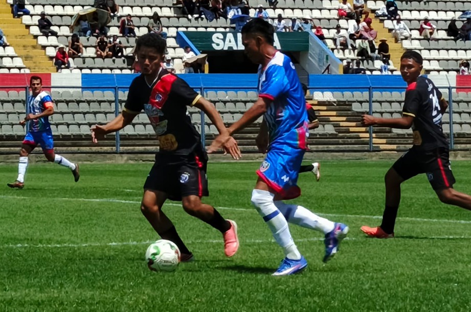 Atlético Evza selló su clasificación