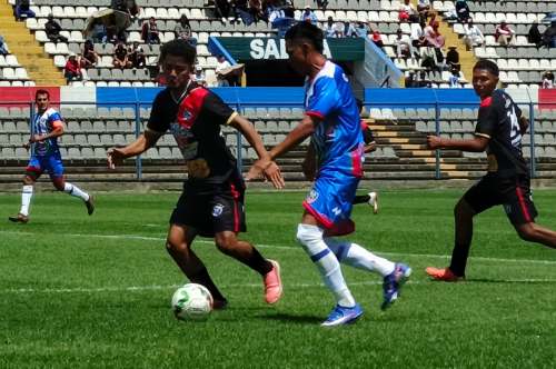 Atlético Evza selló su clasificación