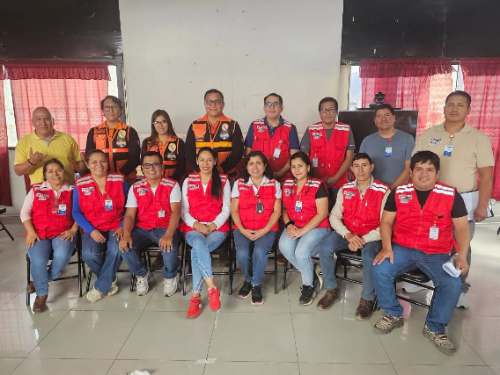 Equipo del PAE en Huánuco aprende a evaluar daños en colegios ante emergencias