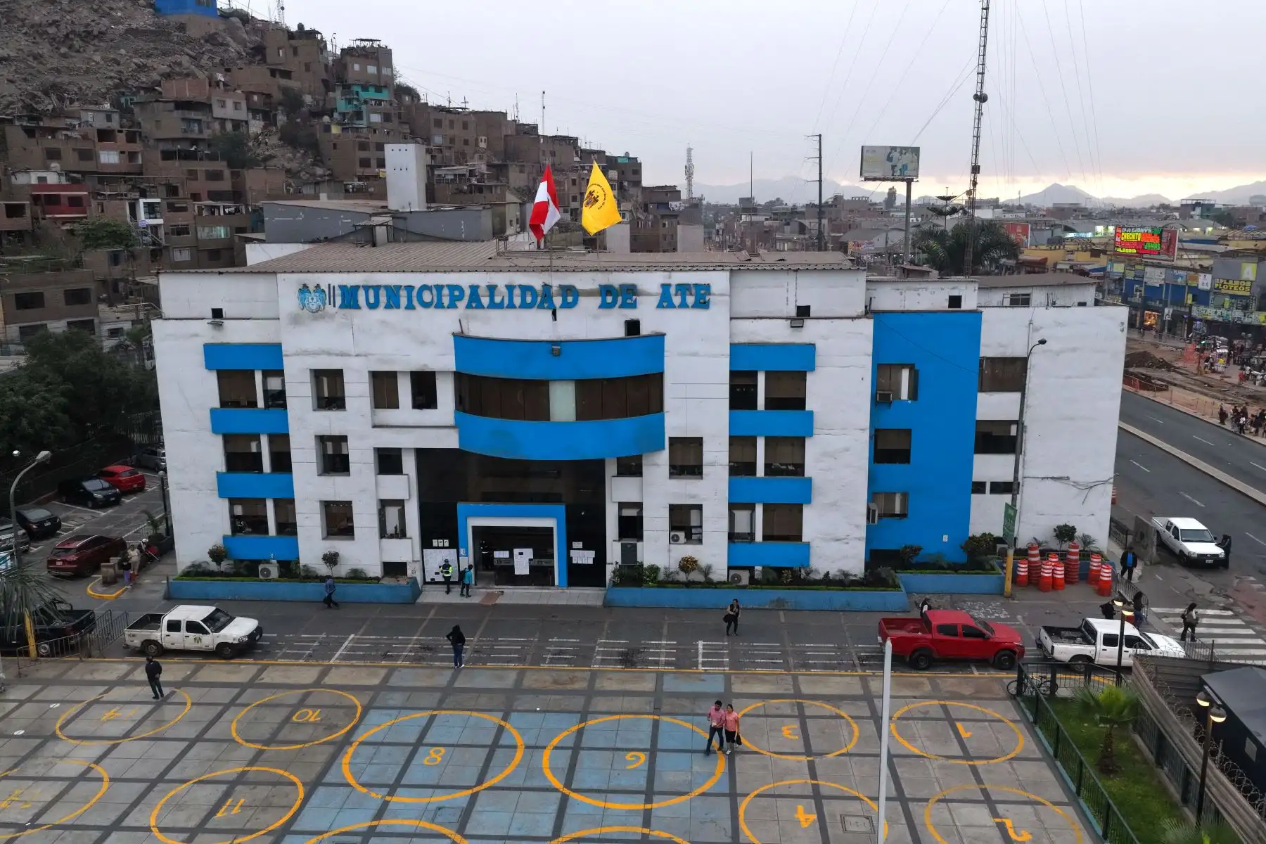 Boca de urna en Chiclayo: Elber Requejo lidera con 34.3%, según Datum