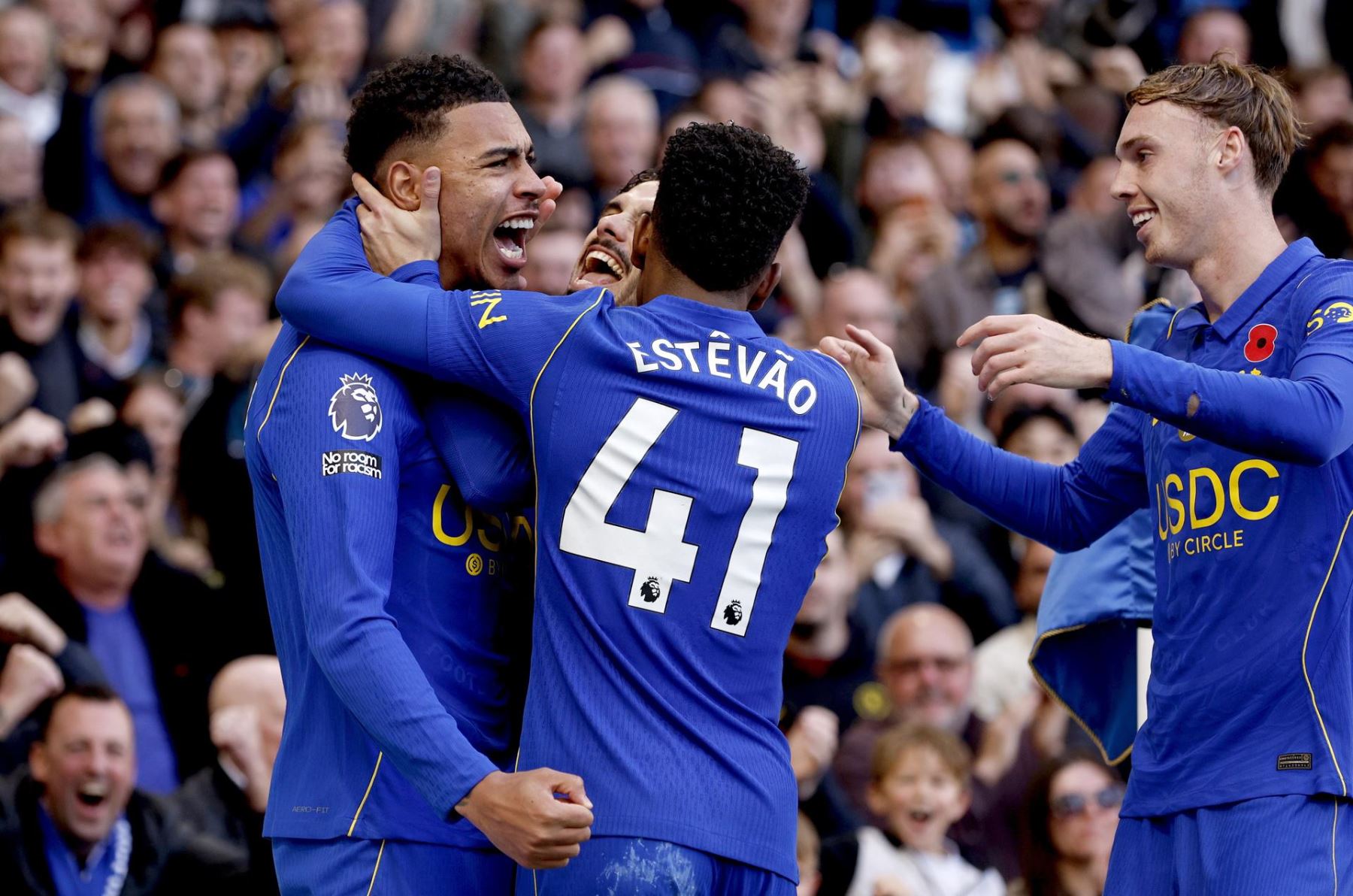 Chelsea venció 2-0 al Manchester United, que sigue en crisis