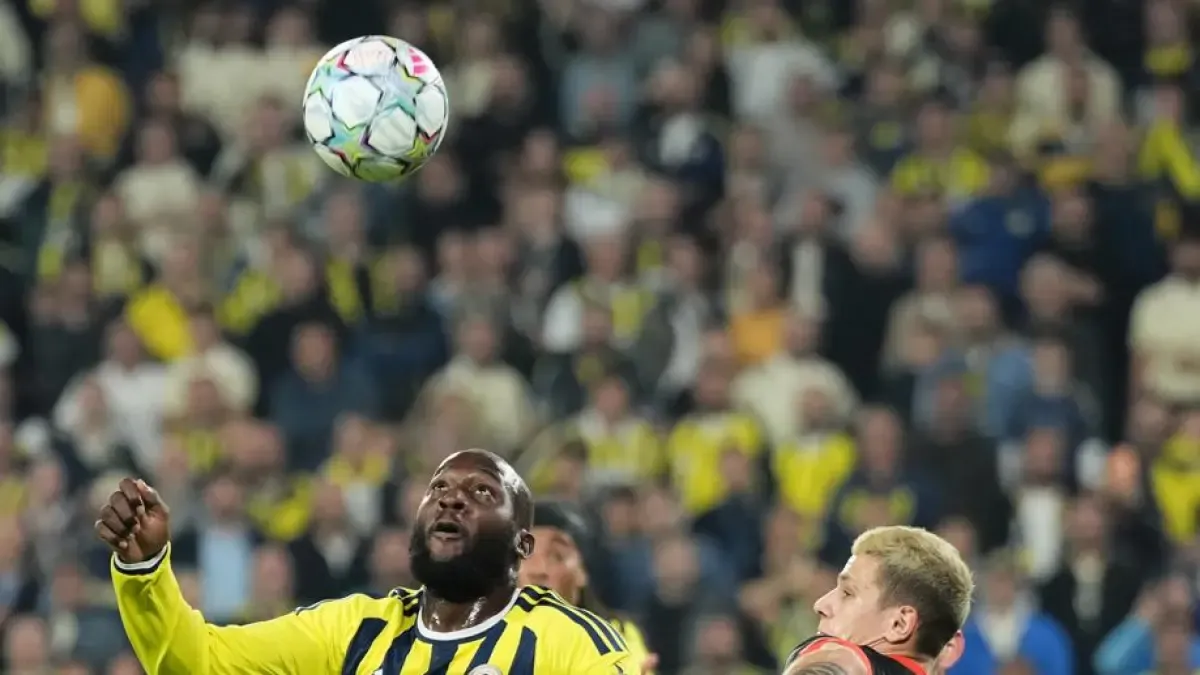 Fenerbahçe empata 2-2 con Slavia Praga y sigue sin ganar en la Champions
