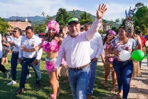 Pulgar anuncia en Leoncio Prado obras que el registro estatal muestra sin contrato ni recepción