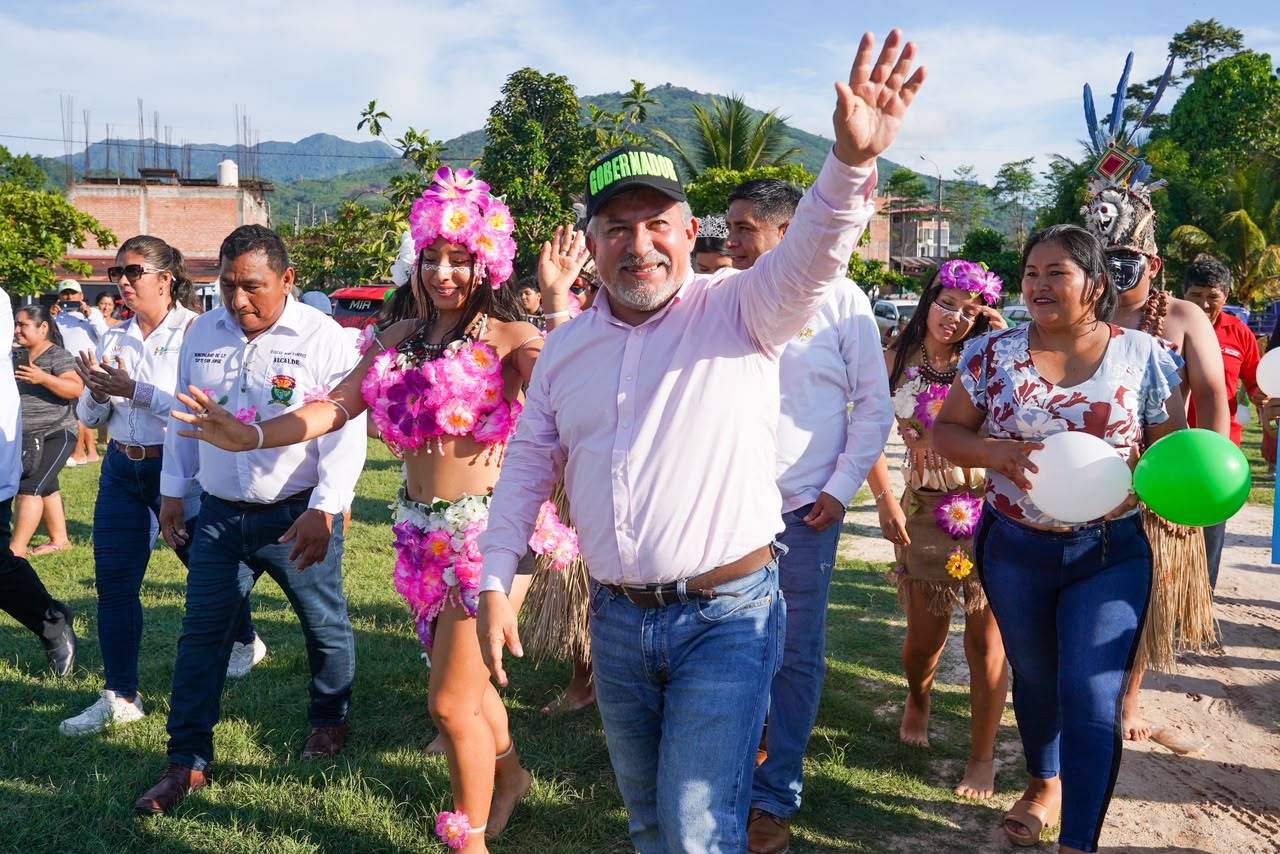 Pulgar anuncia en Leoncio Prado obras que el registro estatal muestra sin contrato ni recepción