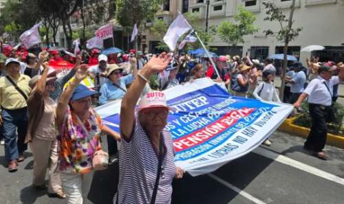 Sutep acata paro por pensiones y presupuesto; Minedu anuncia descuentos