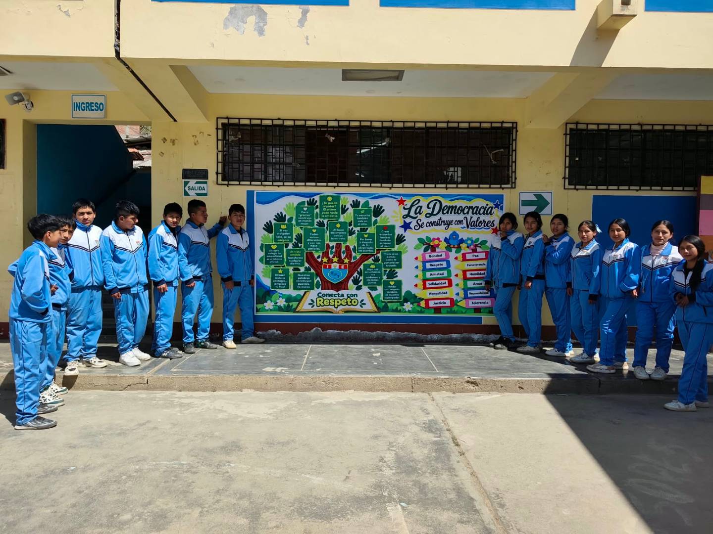 Escolares de Chavinillo crean mural contra el acoso y un decálogo de convivencia