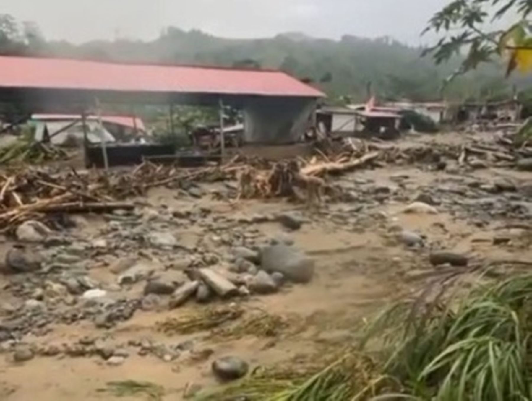 Desborde del río Kimbiri deja 65 familias damnificadas en el Vraem