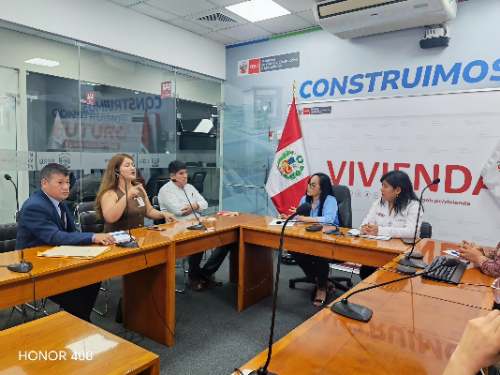 Diputado y regidora piden al Ministerio de Vivienda que la municipalidad administre Seda Huánuco