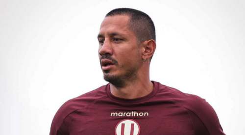 Lapadula entrena con pantorrillera compresiva y genera inquietud en la 'U'