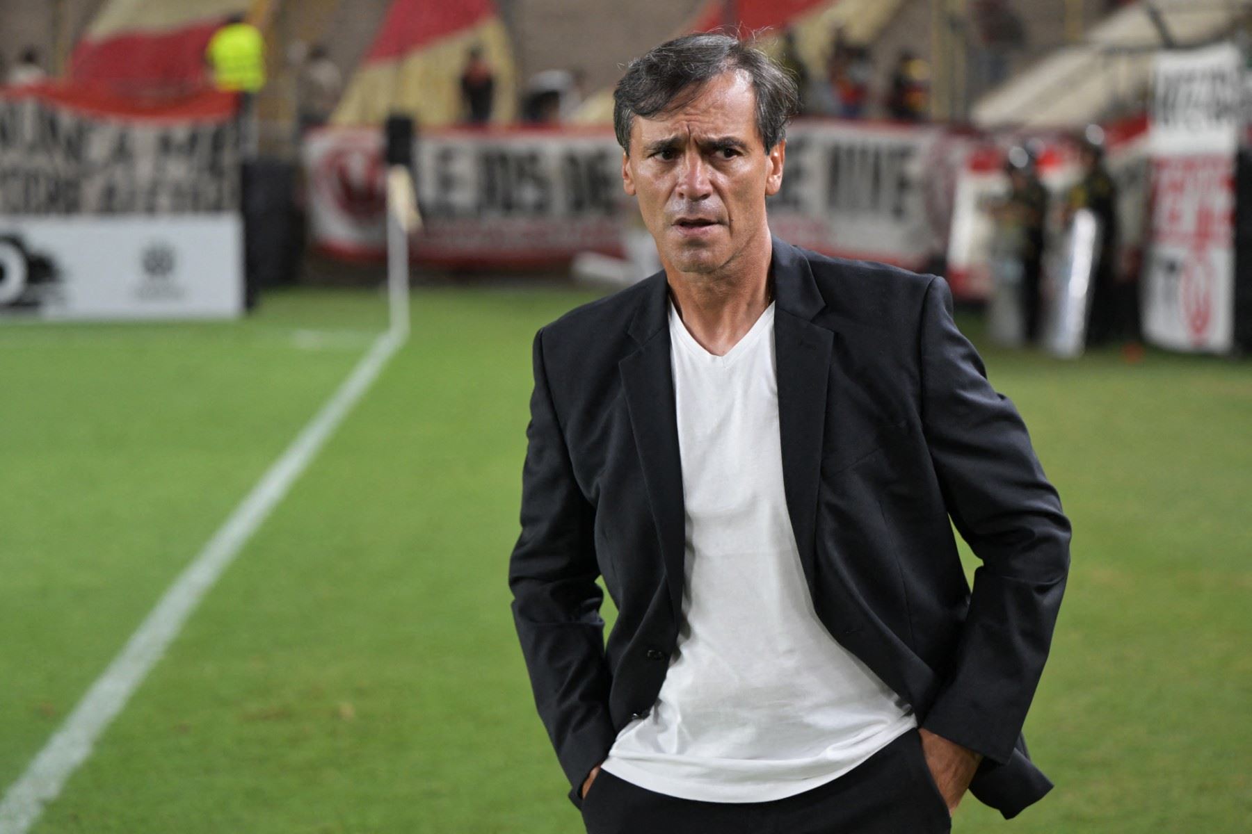 Bustos vuelve al banquillo de Universitario ante Melgar por la fecha 11