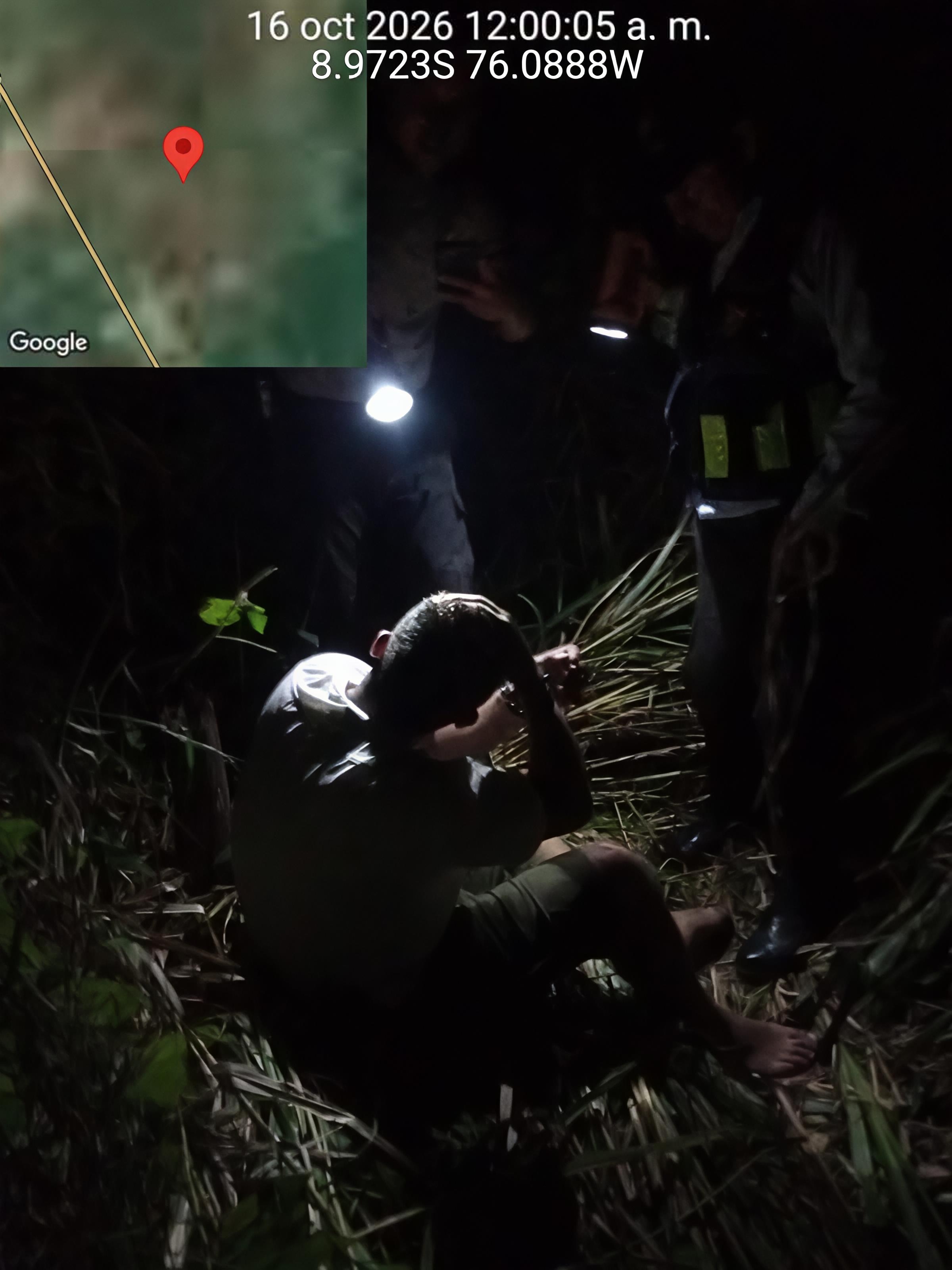 Cae presunto implicado en asalto armado a grifo tras persecución entre la vegetación