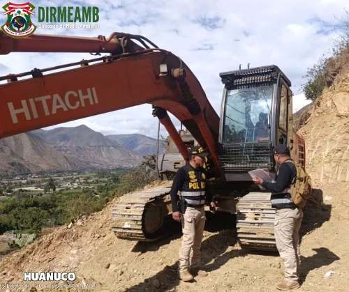 Detienen a joven e incautan excavadora valorizada en S/750 mil durante operativo ambiental