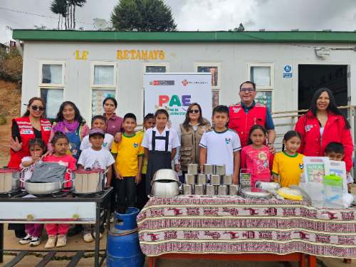 Dos escuelas de Leoncio Prado y Ambo reciben cocinas y menaje para su alimentación escolar