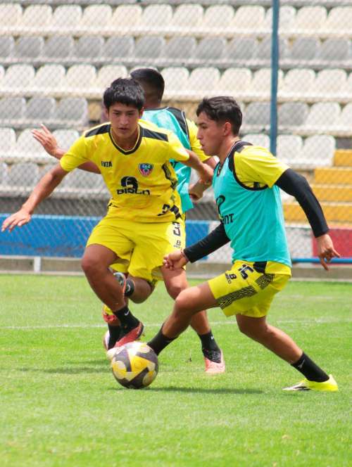 DUELO EN EL HERACLIO TAPIA