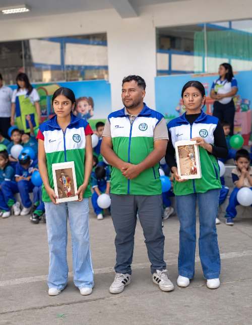 Alumnas del Roosevelt School representan a Huánuco en la etapa nacional de la feria Eureka