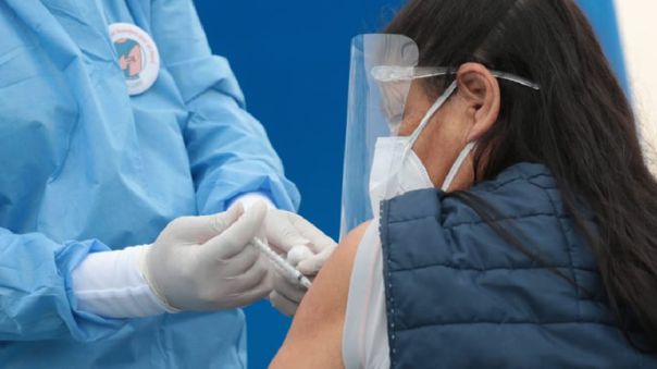 Vacunación nacional de docentes de zonas rurales inicia hoy