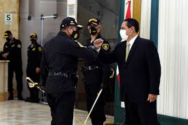 Más de 14 000 policías se reincorporan tras vencer el COVID-19.