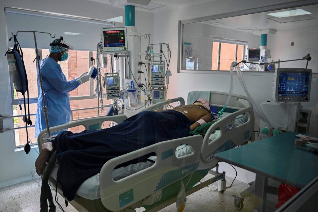 Cinco regiones sin camas UCI por gran número de pacientes