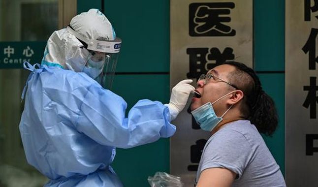 Confirman el primer caso de reinfección de COVID-19 en el mundo