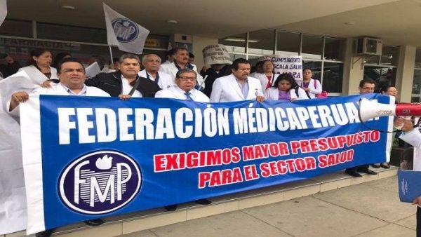 Federación Médica Peruana inició huelga en todo el país por 48 horas