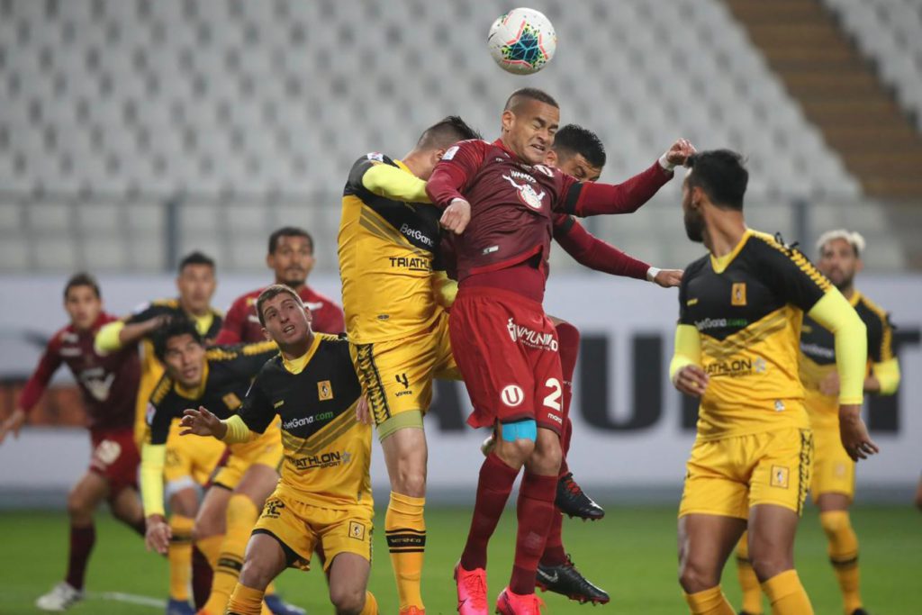 Liga 1 podría suspenderse definitivamente si los hinchas vuelven a las calles, advierte Martos