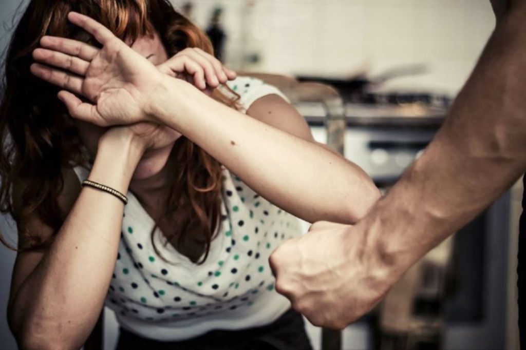 Línea 100 atendió más de 113,000 llamadas por violencia familiar durante emergencia