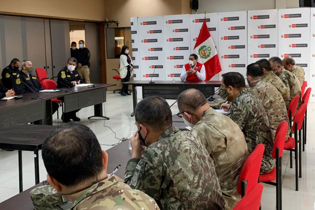 Policía y Fuerzas Armadas coordinan acciones para hacer cumplir normas ante el COVID-19