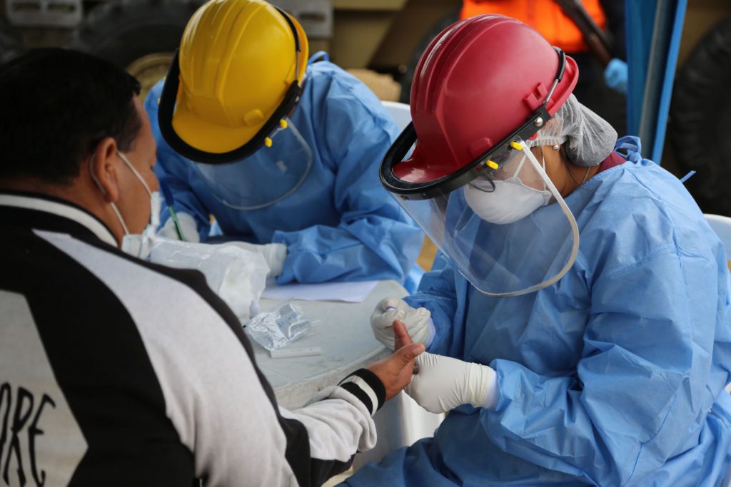 Perú suma 657 129 infectados y 29 068 muertes por COVID-19