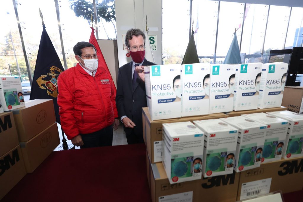 Ministro de Defensa recomienda uso de mascarillas dentro de las viviendas