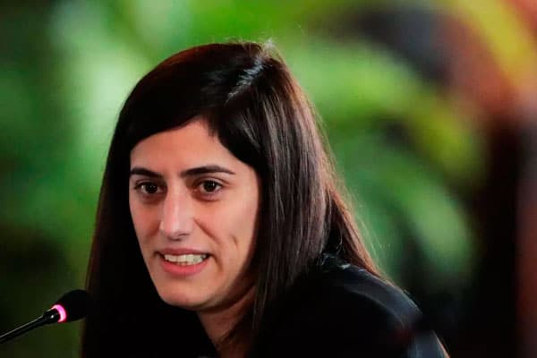 Parlamentarios no descartan una censura contra la ministra María Antonieta Alva