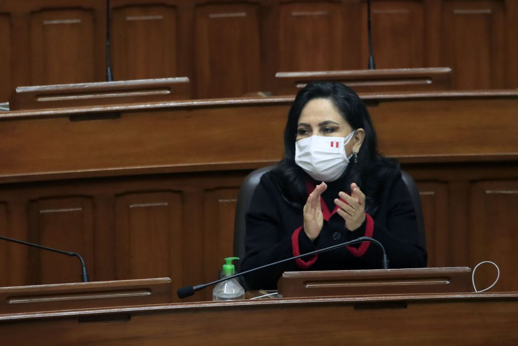 Exministra de la Mujer: peruanos esperan que congreso otorgue voto de confianza