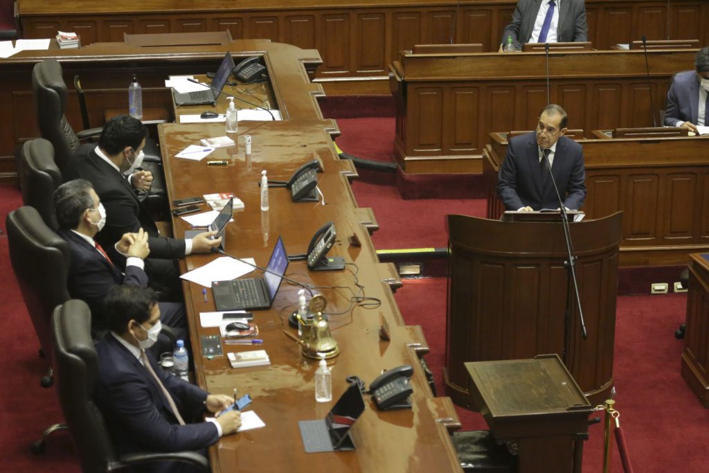 Walter Martos pide voto de confianza al Congreso con mensaje de unidad