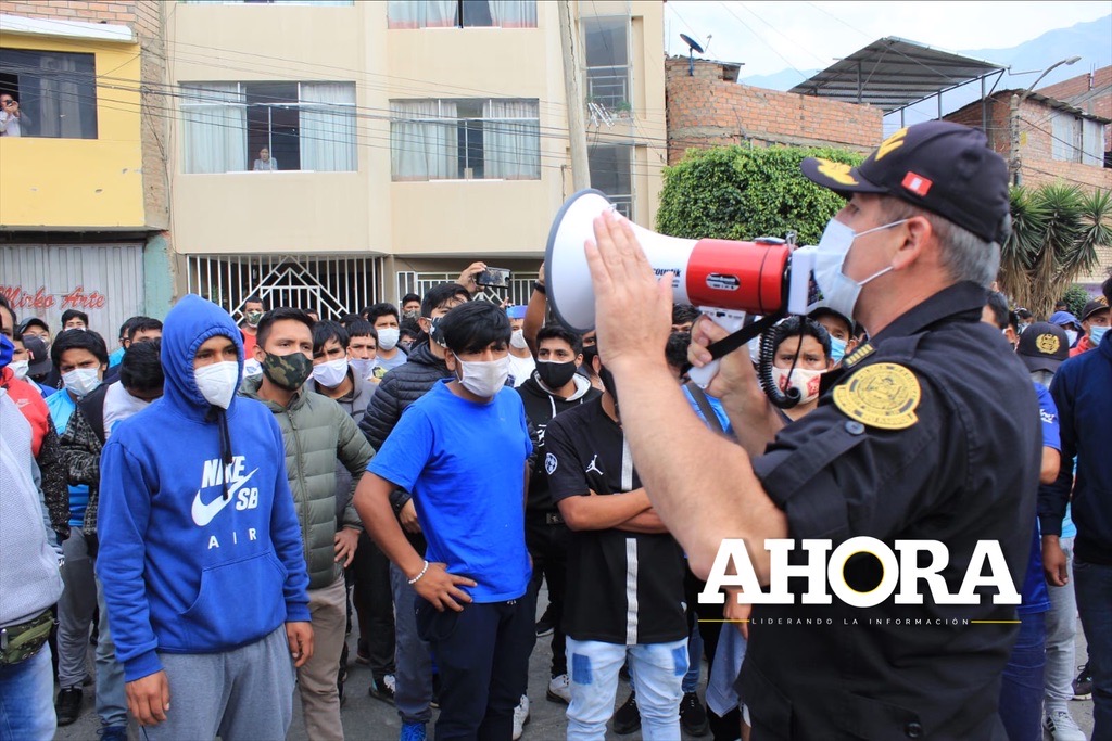 MOTOTAXIS PROTESTAN CONTRA PLAN “PICO Y PLACA”