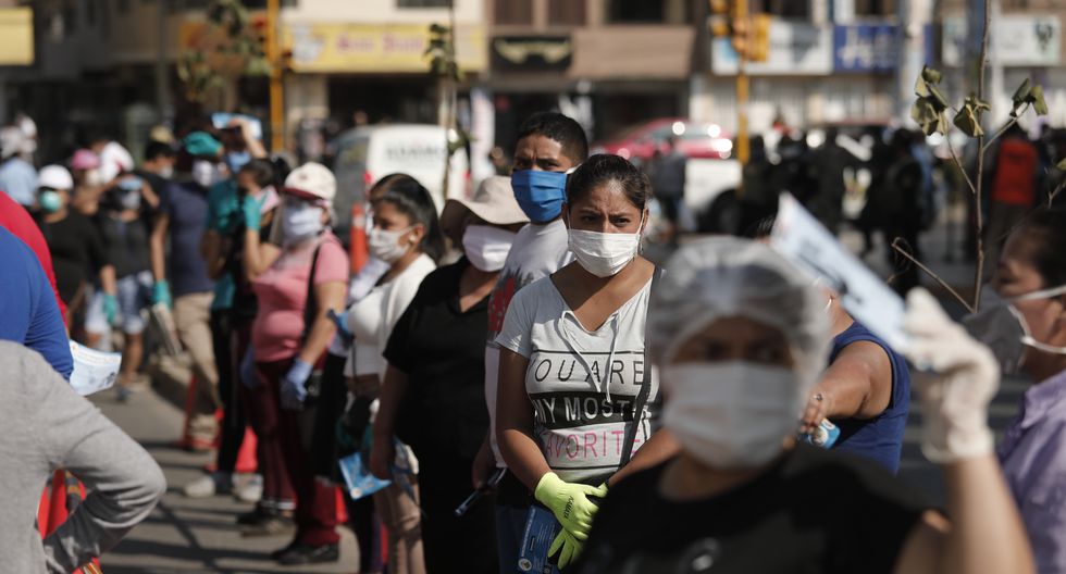 En agosto casi se duplicó la cifra de casos de COVID-19 que se reportó en julio