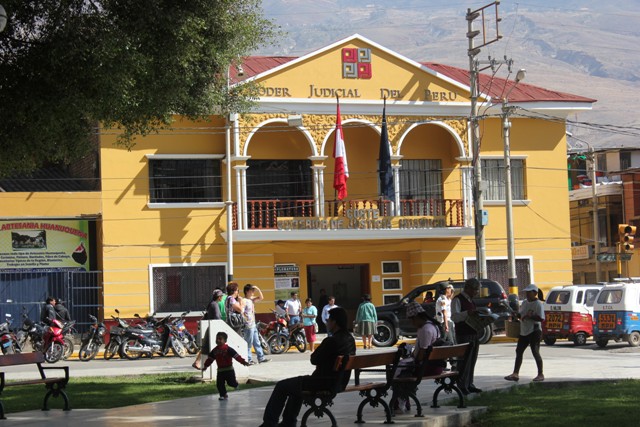 Destituyen a auxiliar del Módulo de Firmas de la Corte Superior de Huánuco