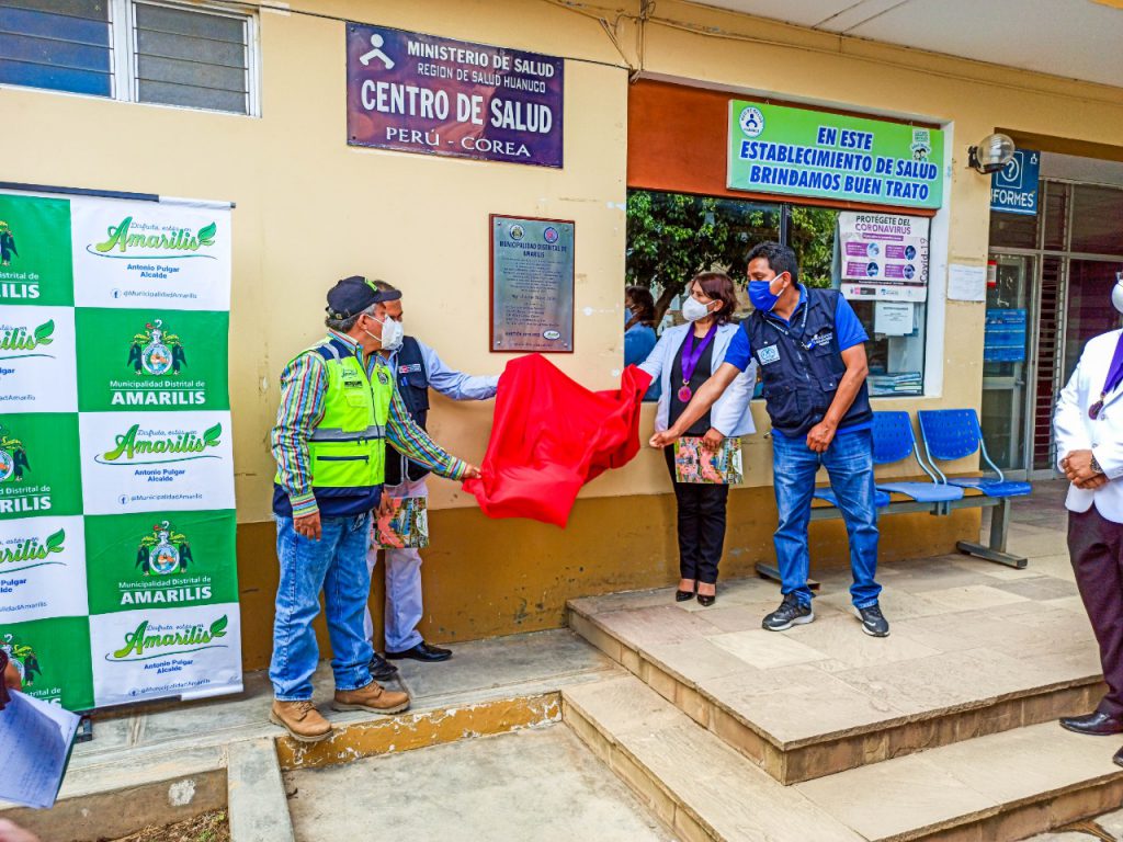 Municipalidad de Amarilis rinde homen Salud en el Día de la Medicina Peruanaaje a personal de