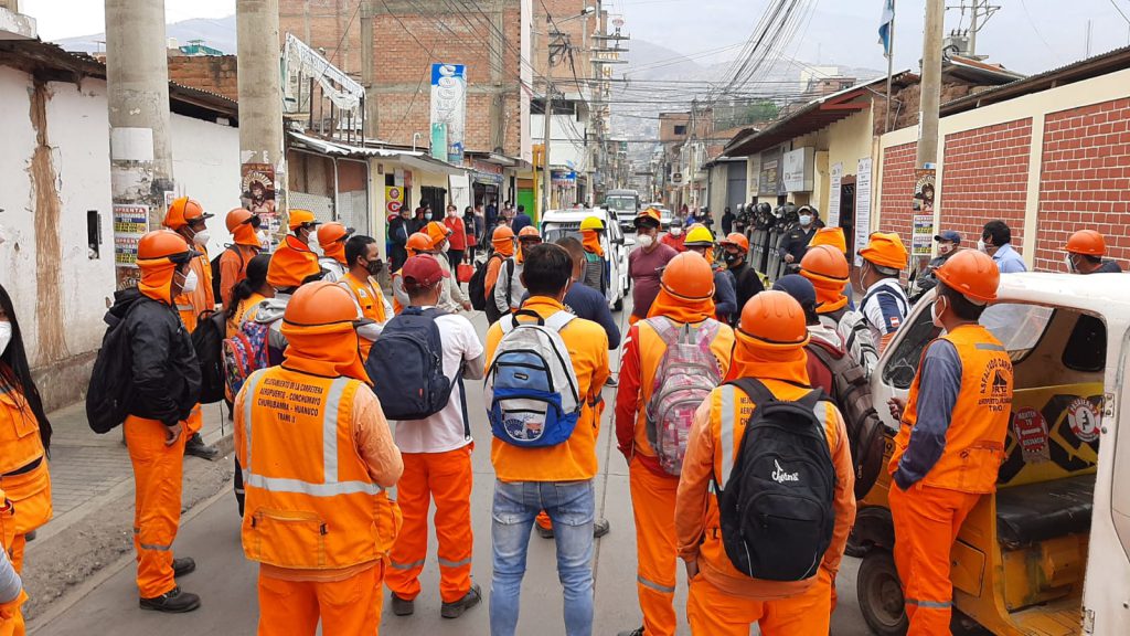 Obreros de la construcción civil realizaron una protesta por paralización de obra